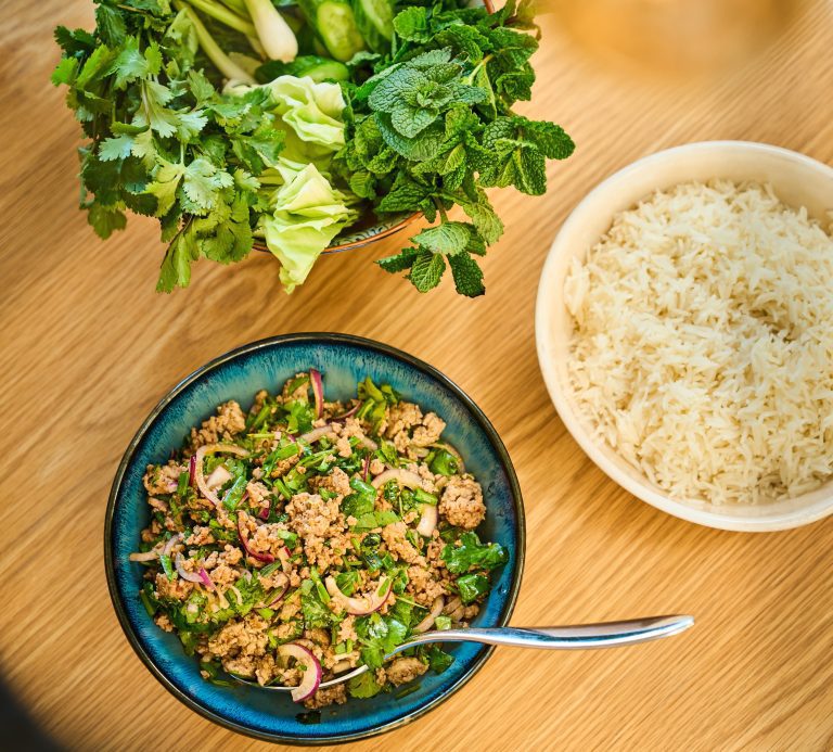 Laab Mo Recept – Autentisk thailändsk köttfärssallad